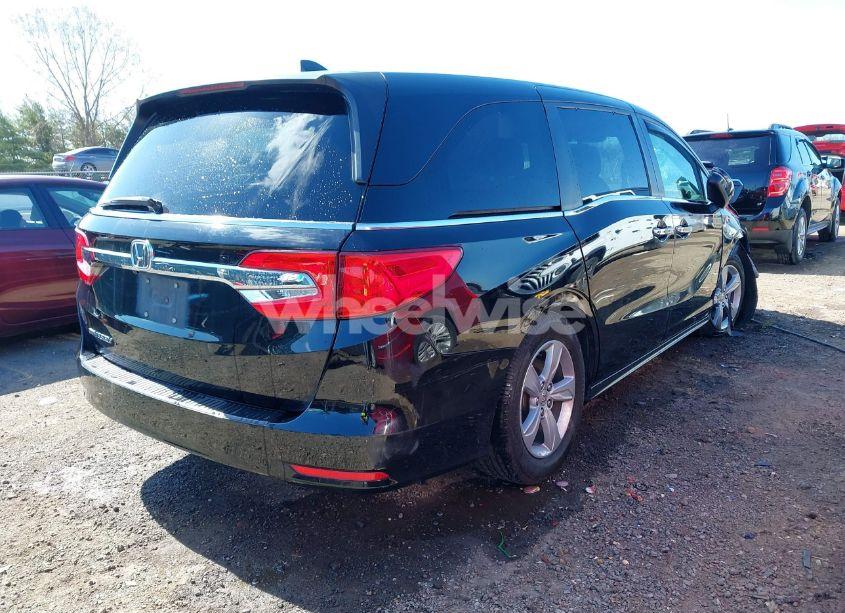 Photo 4 of 2018 Honda Odyssey EX-L (VIN 5FNRL6H71JB004550)