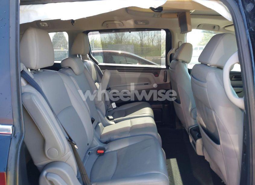 Photo 8 of 2018 Honda Odyssey EX-L (VIN 5FNRL6H71JB004550)