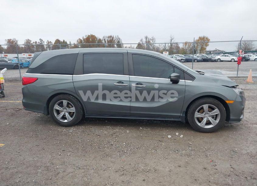 Photo 13 of 2018 Honda Odyssey EX-L (VIN 5FNRL6H71JB009196)