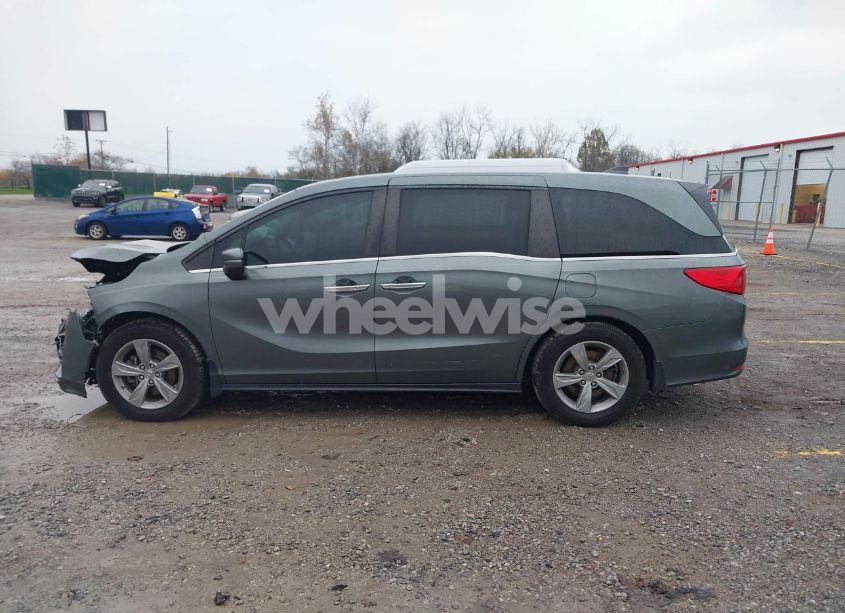 Photo 14 of 2018 Honda Odyssey EX-L (VIN 5FNRL6H71JB009196)