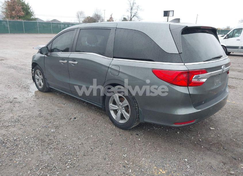 Photo 3 of 2018 Honda Odyssey EX-L (VIN 5FNRL6H71JB009196)