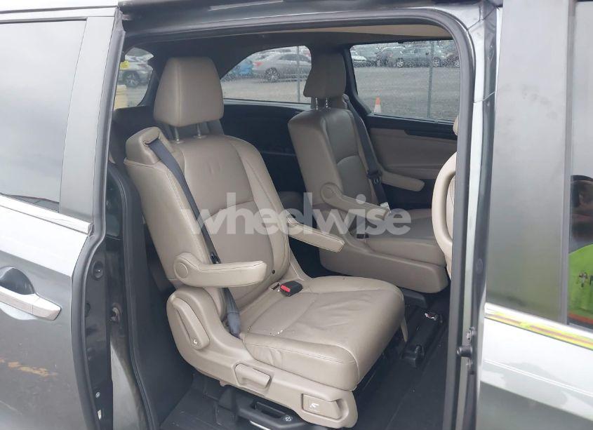 Photo 8 of 2018 Honda Odyssey EX-L (VIN 5FNRL6H71JB009196)