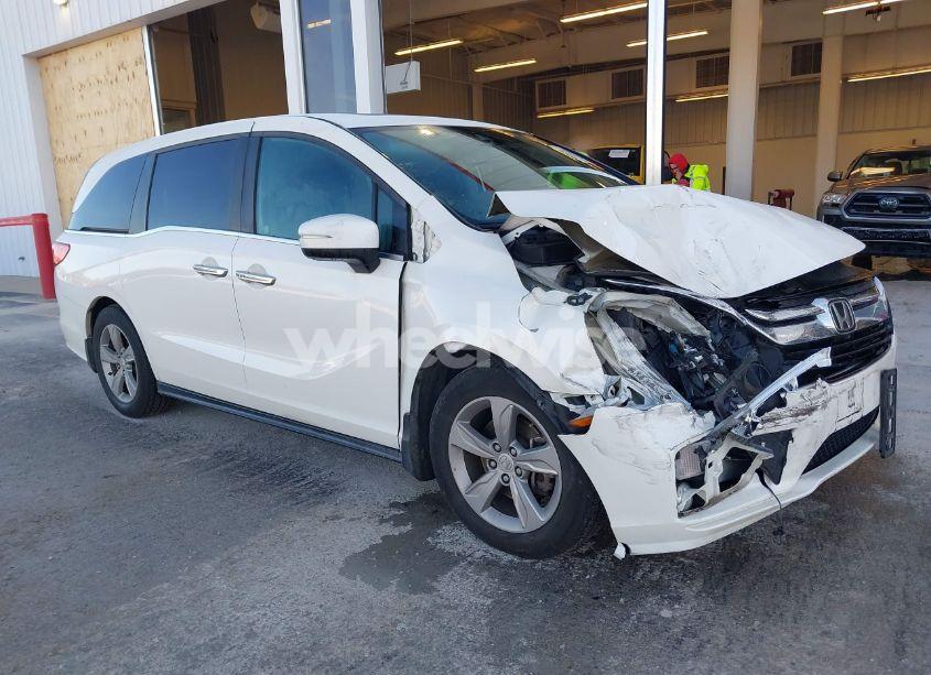 2018 Honda Odyssey EX-L (VIN 5FNRL6H71JB057068) main photo