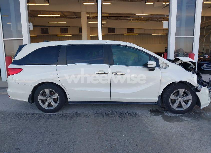 Photo 13 of 2018 Honda Odyssey EX-L (VIN 5FNRL6H71JB057068)