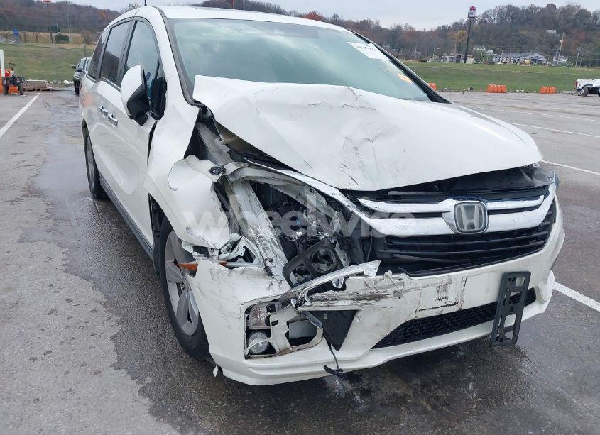 Photo 6 of 2018 Honda Odyssey EX-L (VIN 5FNRL6H71JB057068)