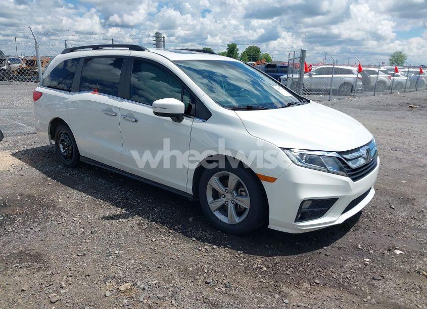 2018 Honda Odyssey EX-L (VIN 5FNRL6H71JB057300) main photo