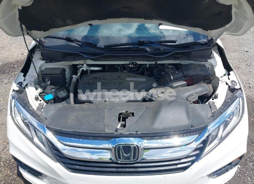 Photo 10 of 2018 Honda Odyssey EX-L (VIN 5FNRL6H71JB057300)