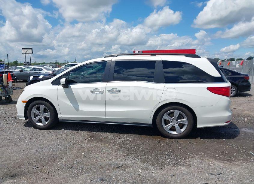 Photo 15 of 2018 Honda Odyssey EX-L (VIN 5FNRL6H71JB057300)