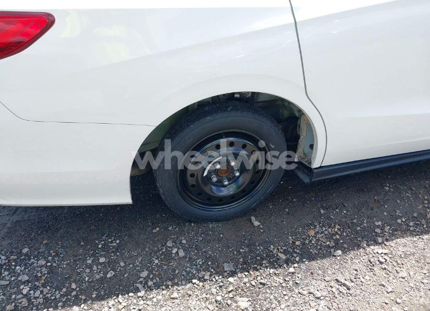 Photo 6 of 2018 Honda Odyssey EX-L (VIN 5FNRL6H71JB057300)