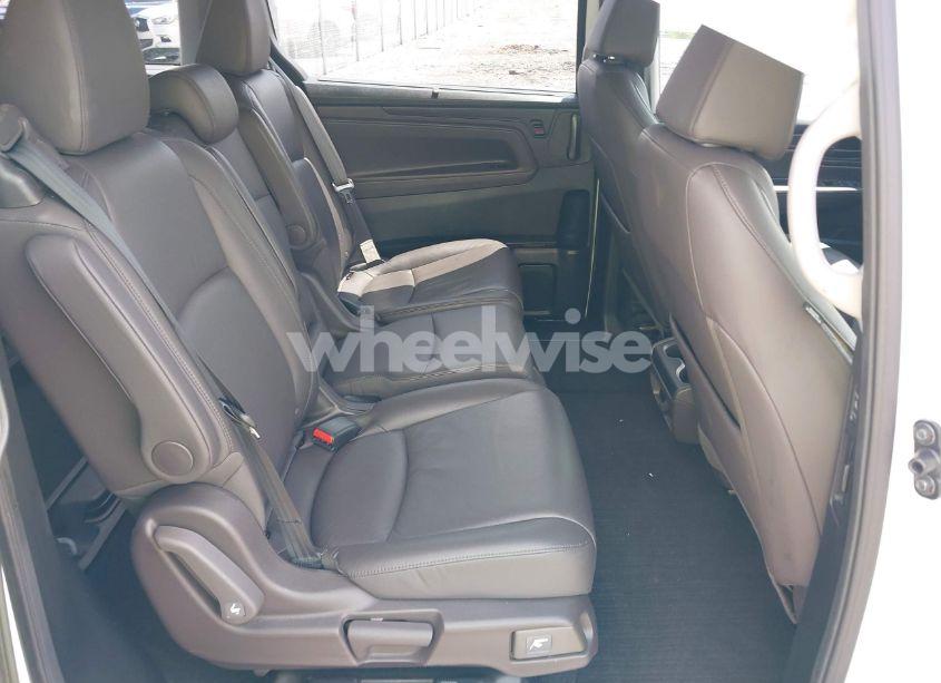 Photo 8 of 2018 Honda Odyssey EX-L (VIN 5FNRL6H71JB057300)