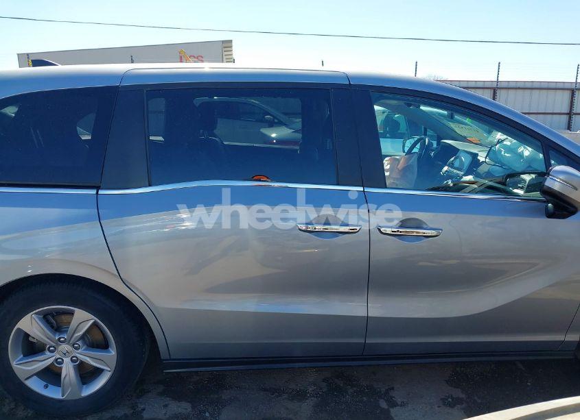 Photo 13 of 2018 Honda Odyssey EX-L (VIN 5FNRL6H71JB077112)