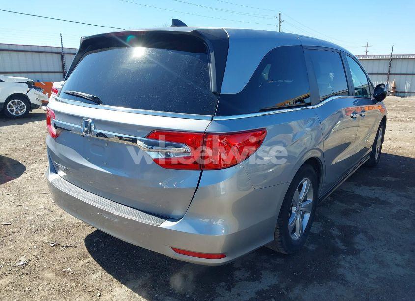 Photo 4 of 2018 Honda Odyssey EX-L (VIN 5FNRL6H71JB077112)