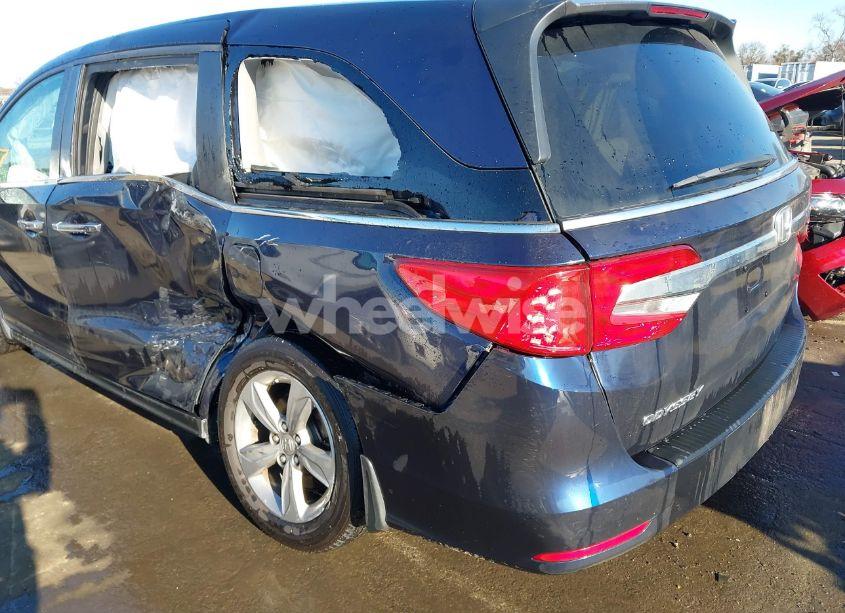 Photo 17 of 2018 Honda Odyssey EX-L (VIN 5FNRL6H71JB091964)