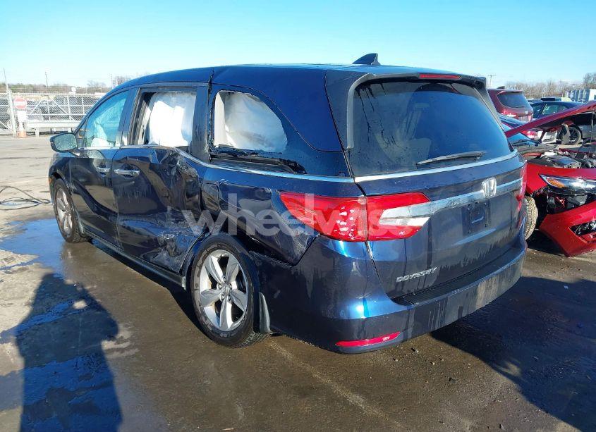 Photo 3 of 2018 Honda Odyssey EX-L (VIN 5FNRL6H71JB091964)