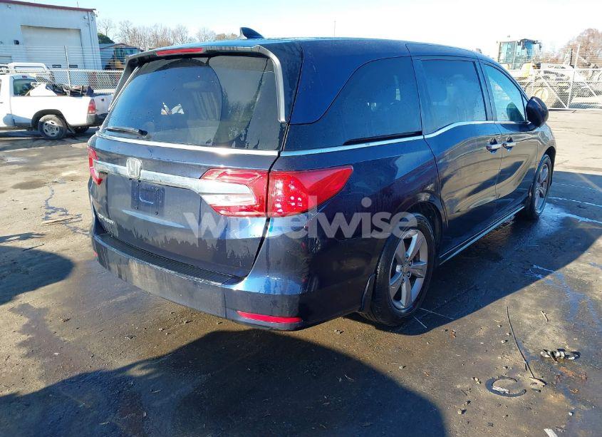 Photo 4 of 2018 Honda Odyssey EX-L (VIN 5FNRL6H71JB091964)