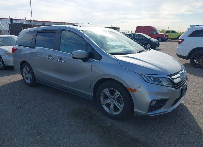 2018 Honda Odyssey EX-L (VIN 5FNRL6H71JB105006) main photo