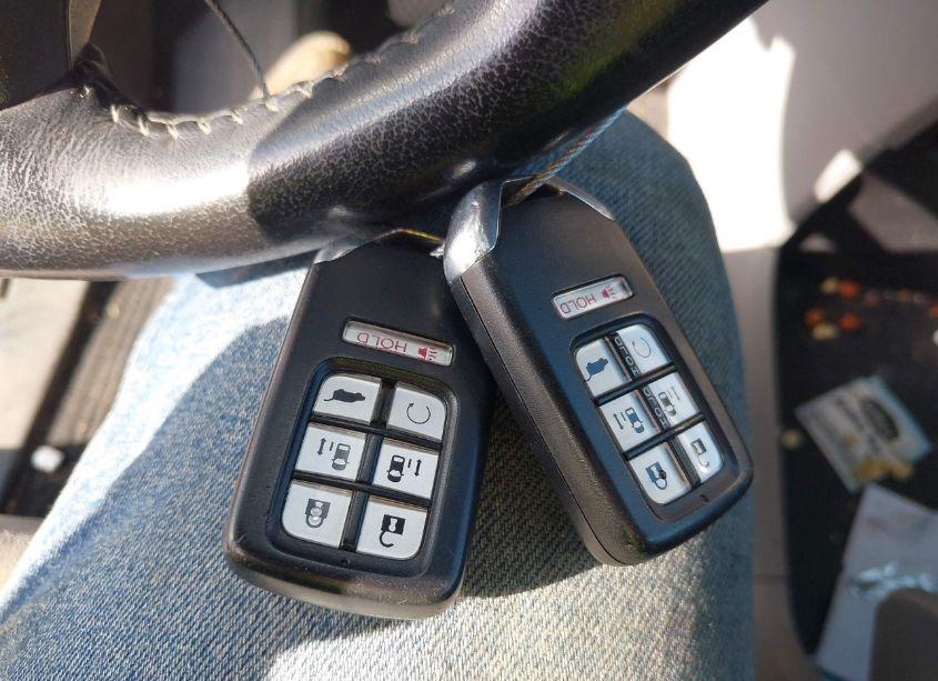 Photo 11 of 2018 Honda Odyssey EX-L (VIN 5FNRL6H71JB105006)