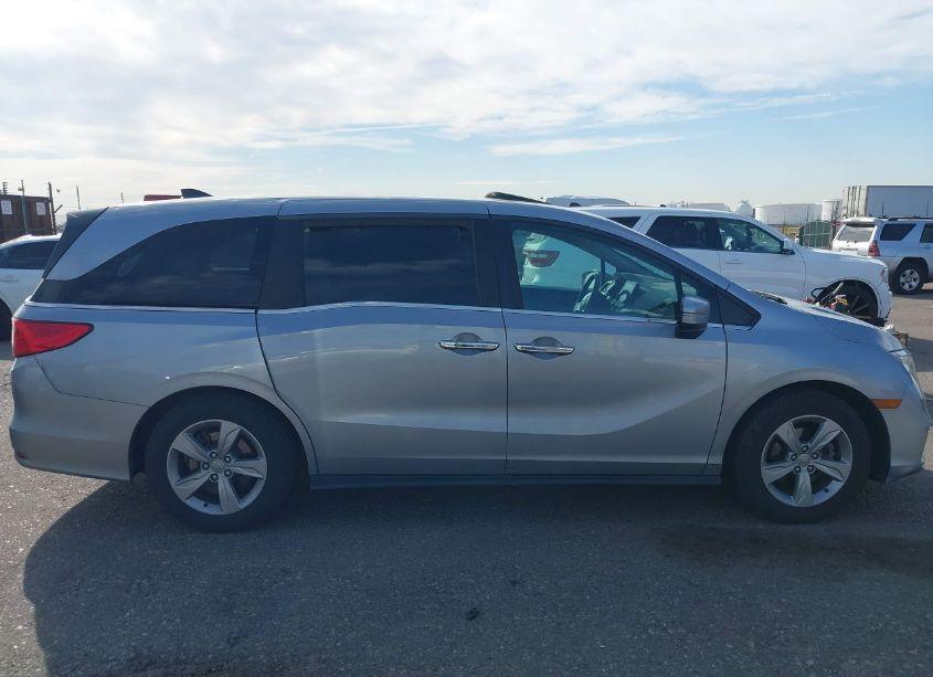 Photo 13 of 2018 Honda Odyssey EX-L (VIN 5FNRL6H71JB105006)