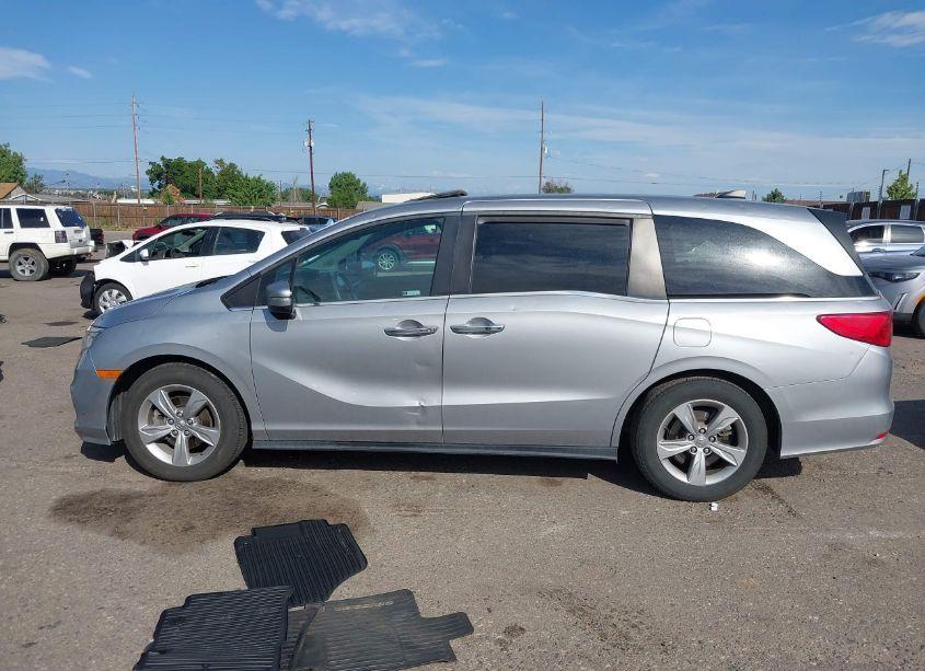 Photo 14 of 2018 Honda Odyssey EX-L (VIN 5FNRL6H71JB105006)