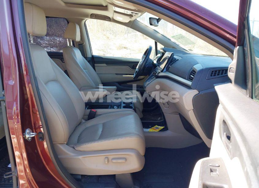 Photo 5 of 2019 Honda Odyssey EX-L (VIN 5FNRL6H71KB011113)