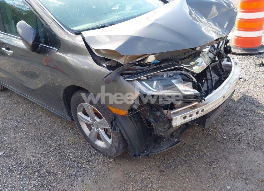 Photo 18 of 2019 Honda Odyssey EX-L (VIN 5FNRL6H71KB019129)