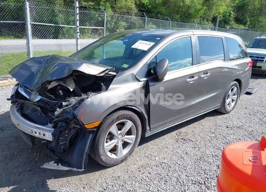 Photo 2 of 2019 Honda Odyssey EX-L (VIN 5FNRL6H71KB019129)