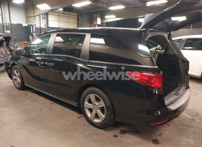 Photo 3 of 2019 Honda Odyssey EX-L (VIN 5FNRL6H71KB083154)