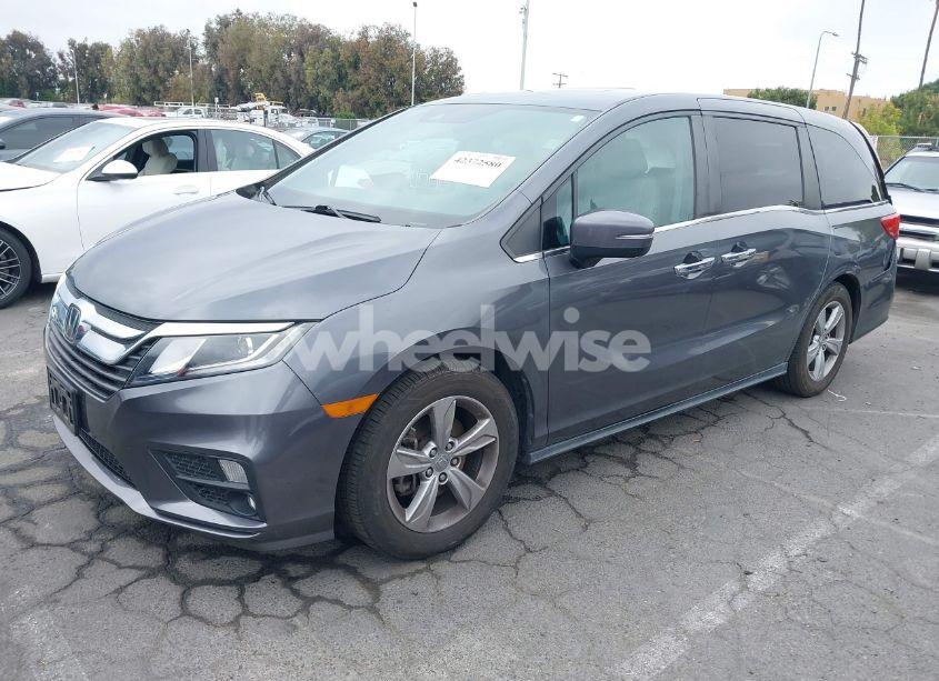 Photo 2 of 2020 Honda Odyssey EX-L/EX-L W/NAVI RES (VIN 5FNRL6H71LB035476)