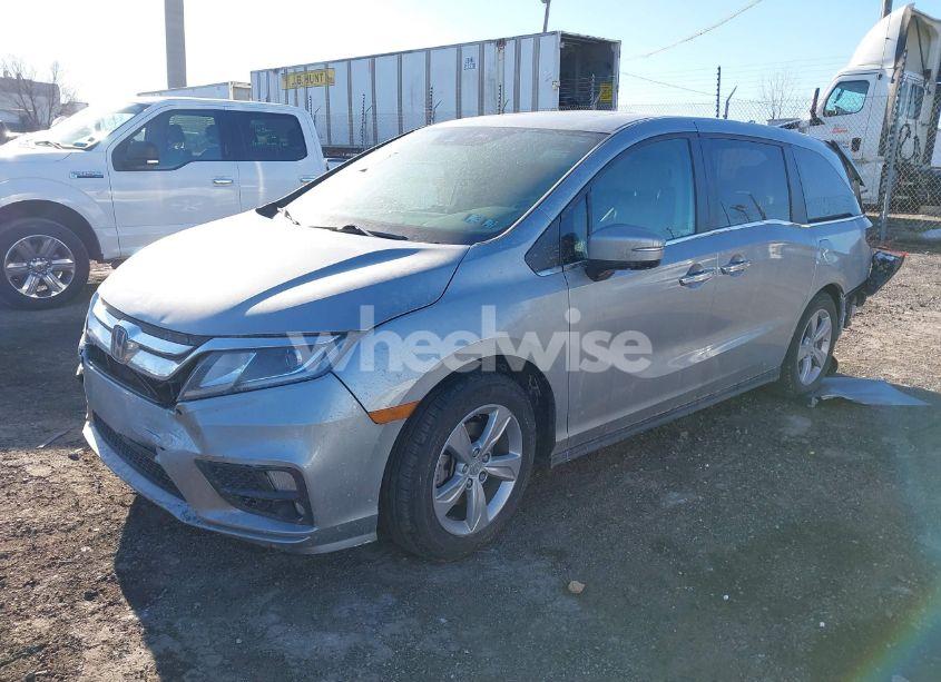 Photo 2 of 2020 Honda Odyssey EX-L/EX-L W/NAVI RES (VIN 5FNRL6H71LB037678)