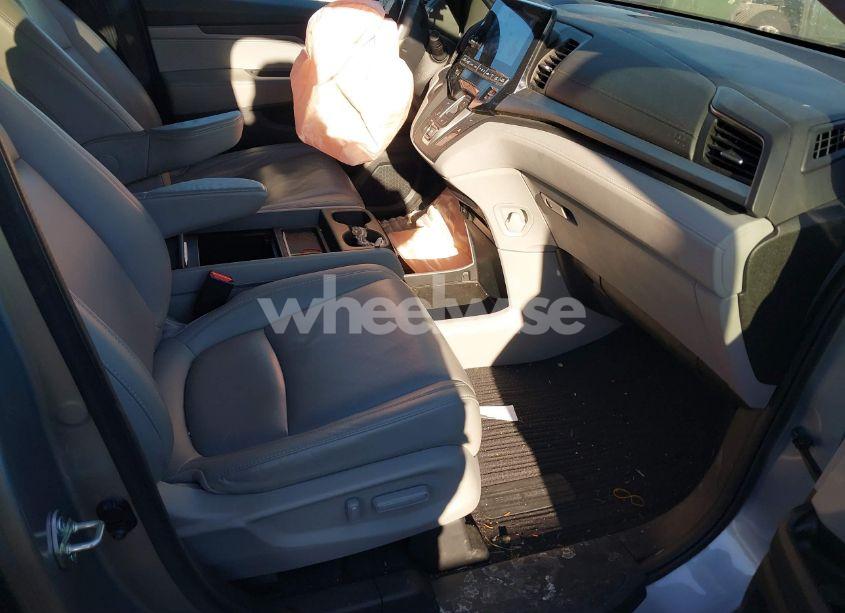 Photo 5 of 2020 Honda Odyssey EX-L/EX-L W/NAVI RES (VIN 5FNRL6H71LB037678)