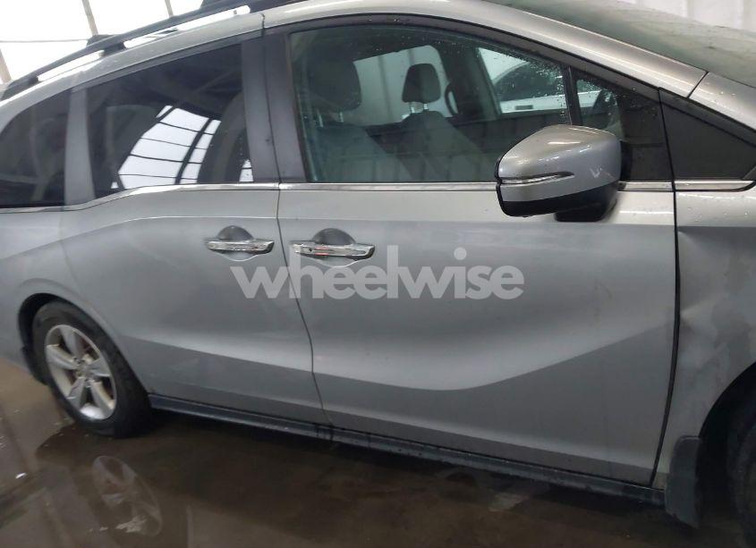 Photo 13 of 2020 Honda Odyssey EX-L/EX-L W/NAVI RES (VIN 5FNRL6H71LB060703)