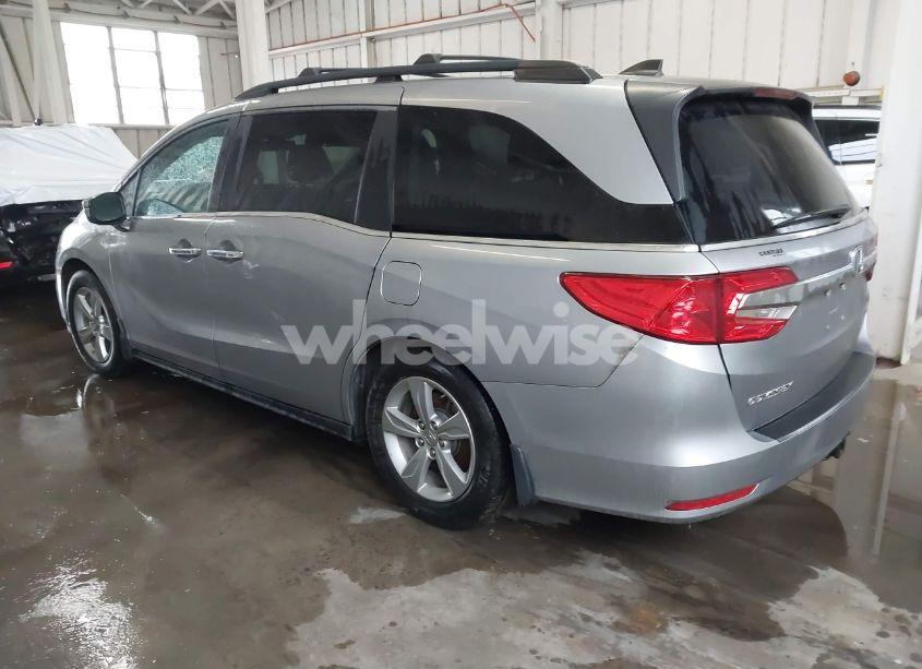 Photo 3 of 2020 Honda Odyssey EX-L/EX-L W/NAVI RES (VIN 5FNRL6H71LB060703)