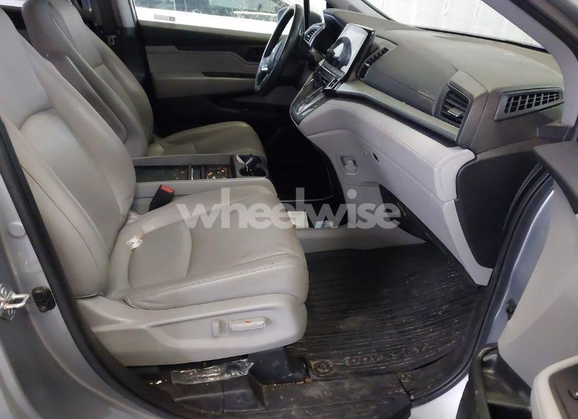 Photo 5 of 2020 Honda Odyssey EX-L/EX-L W/NAVI RES (VIN 5FNRL6H71LB060703)