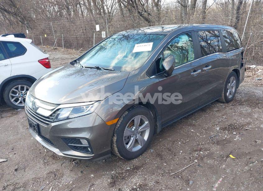 Photo 2 of 2020 Honda Odyssey EX-L/EX-L W/NAVI RES (VIN 5FNRL6H71LB060989)