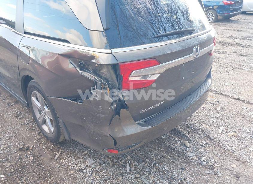 Photo 6 of 2020 Honda Odyssey EX-L/EX-L W/NAVI RES (VIN 5FNRL6H71LB060989)