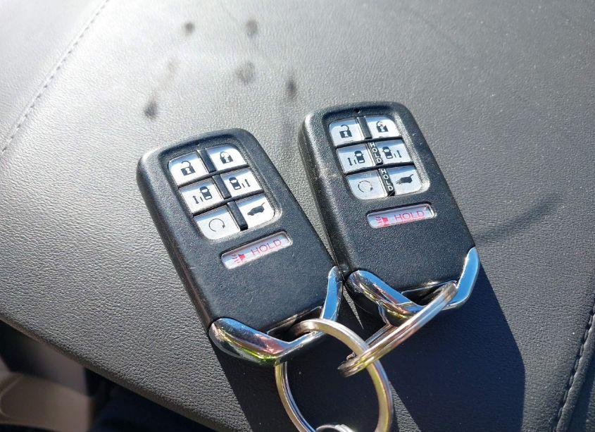 Photo 11 of 2021 Honda Odyssey EX-L (VIN 5FNRL6H71MB043451)