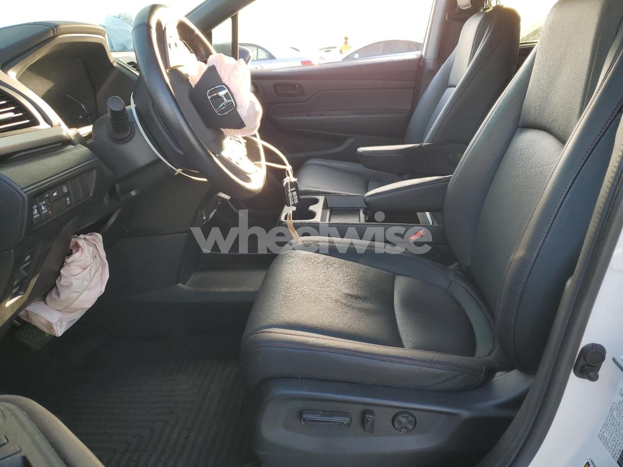 Photo 7 of 2024 HONDA ODYSSEY SPORT (VIN 5FNRL6H71RB069040)