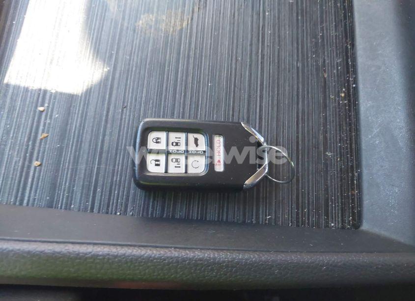 Photo 11 of 2018 Honda Odyssey EX-L (VIN 5FNRL6H72JB018246)