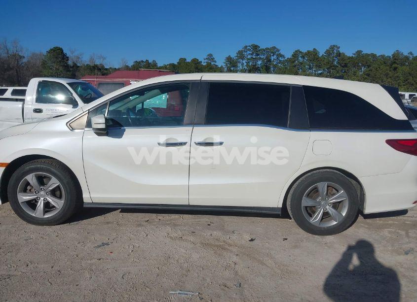 Photo 14 of 2018 Honda Odyssey EX-L (VIN 5FNRL6H72JB018246)