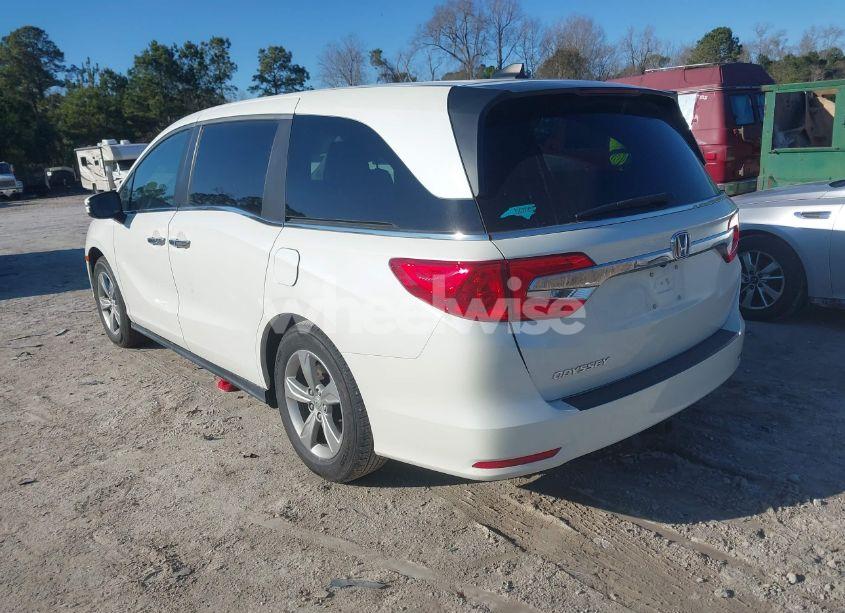 Photo 3 of 2018 Honda Odyssey EX-L (VIN 5FNRL6H72JB018246)