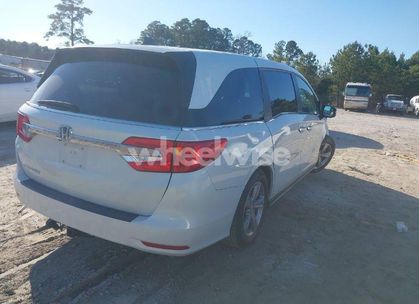 Photo 4 of 2018 Honda Odyssey EX-L (VIN 5FNRL6H72JB018246)