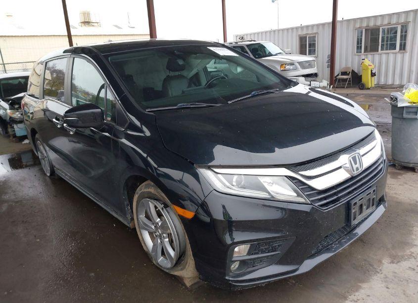 2018 Honda Odyssey EX-L (VIN 5FNRL6H72JB032258) main photo