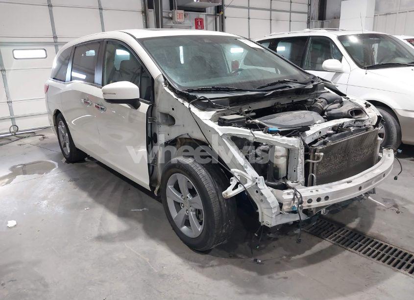 2018 Honda Odyssey EX-L (VIN 5FNRL6H72JB040506) main photo