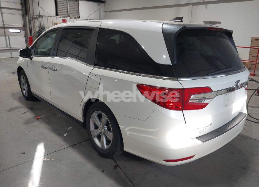Photo 3 of 2018 Honda Odyssey EX-L (VIN 5FNRL6H72JB040506)
