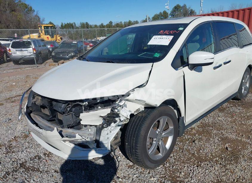 Photo 18 of 2018 Honda Odyssey EX-L (VIN 5FNRL6H72JB047293)