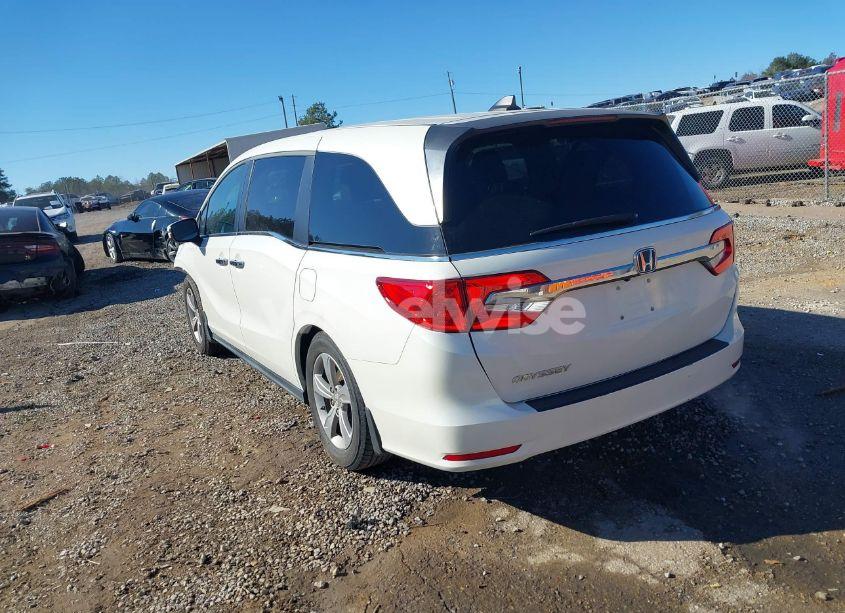 Photo 3 of 2018 Honda Odyssey EX-L (VIN 5FNRL6H72JB047293)