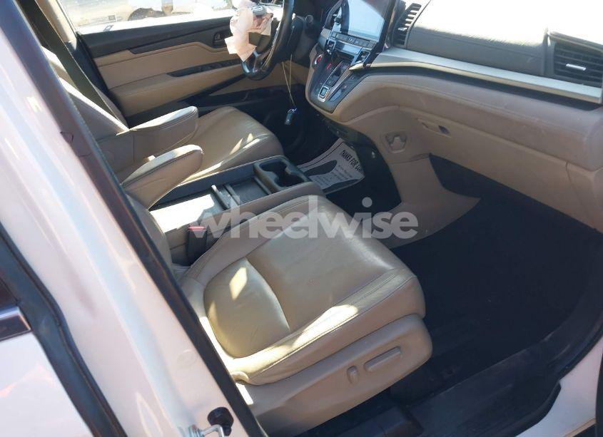 Photo 5 of 2018 Honda Odyssey EX-L (VIN 5FNRL6H72JB047293)