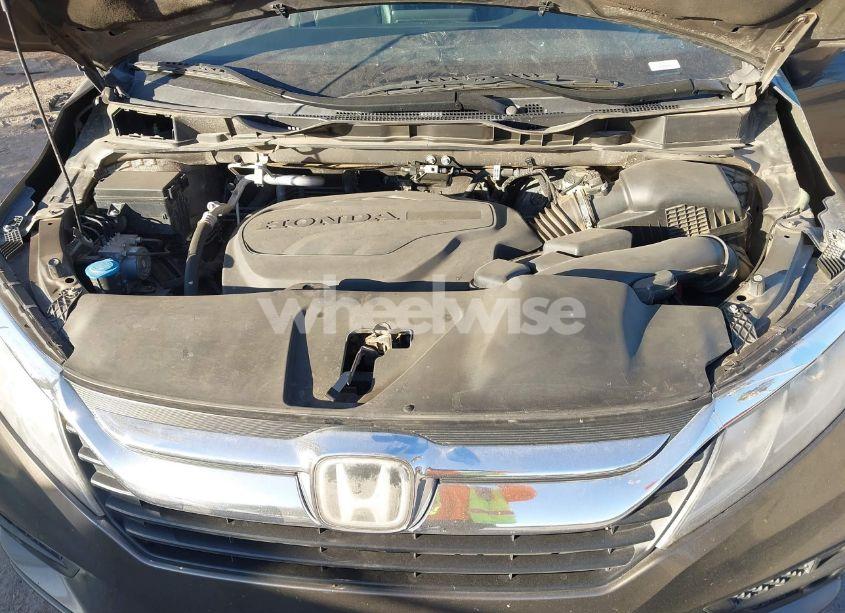 Photo 10 of 2019 Honda Odyssey EX-L (VIN 5FNRL6H72KB066959)