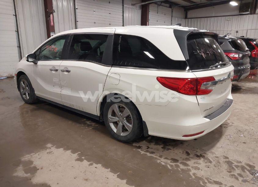 Photo 3 of 2019 Honda Odyssey EX-L (VIN 5FNRL6H72KB071093)