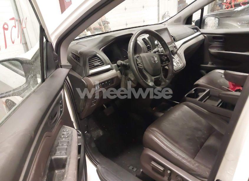 Photo 5 of 2019 Honda Odyssey EX-L (VIN 5FNRL6H72KB071093)